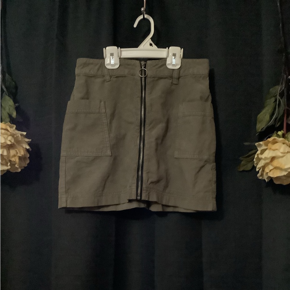 PACSUN Green Corduroy mini skirt with zipper & pockets SZ 25